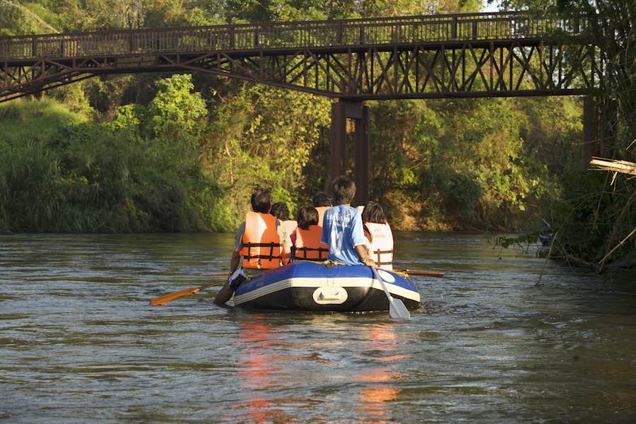 ล่องแก่งเรือยางต้นน้ำเพชรบุรี ซื้อแพ็กเกจกับที่พักได้เลย