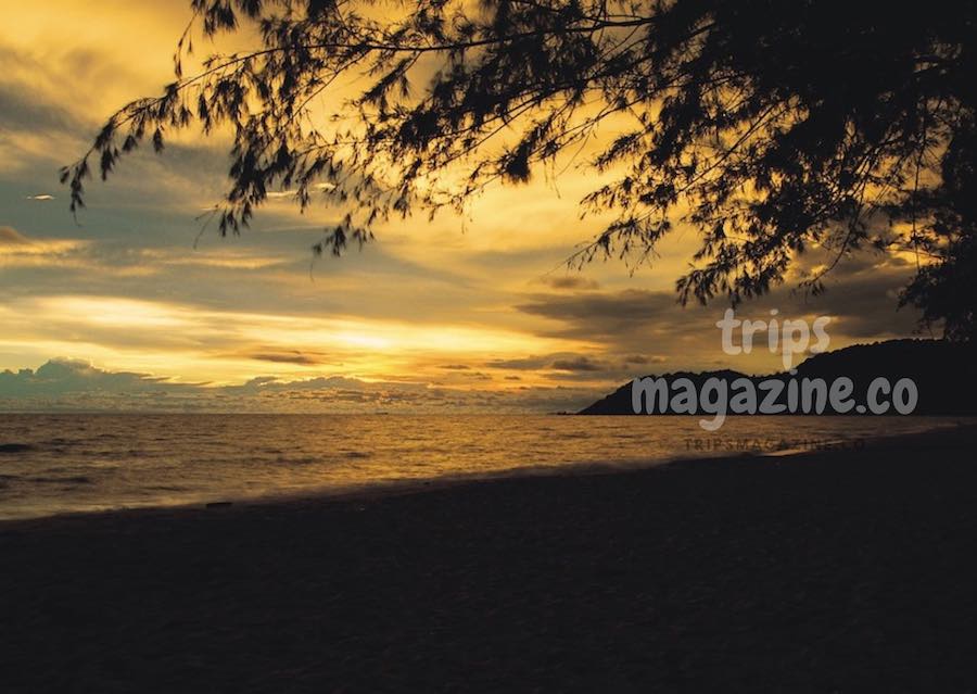 หาดเจ้าหลาวช่วงโพล้เพล้ ที่พักบริเวณหาดนี้มีหลายแหล่ง บรรยากาศดีเงียบสงบ ท่าใหม่ จันทบุรี