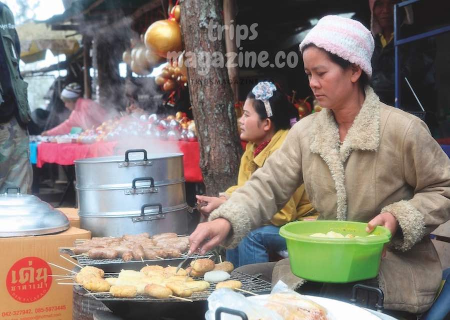 ข้าวจี่ ของว่างหรือมื้อหลักของชาวภูเรือ ซื้อติดมือก่อนขึ้นภูเรือก็ได้ เลย