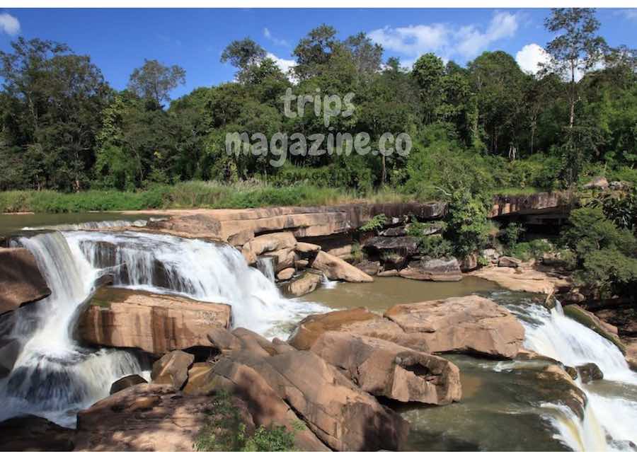 น้ำตกสกุโณทยาน น้ำตกวังนกแอ่น ในเขตสวนรุกขชาติสกุโณทยาน วังทอง พิษณุโลก