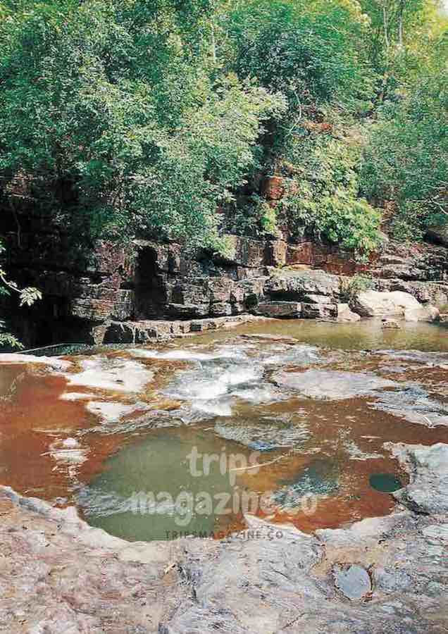 ลานหินหน้าน้ำตก อุทยานแห่งชาติทับลาน ปราจีนบุรี