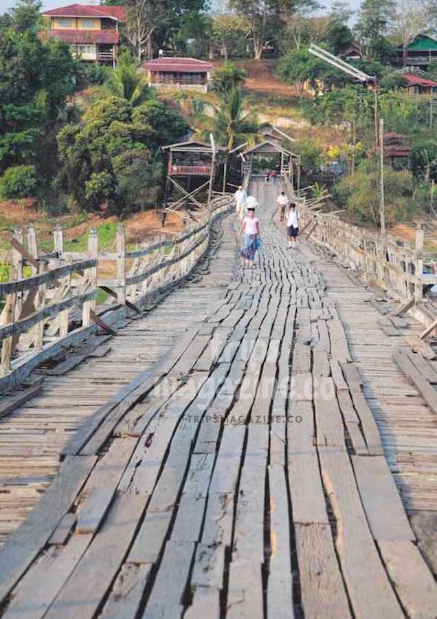 สะพานมอญ สะพานไม้ล้วน ข้ามฝั่งหมู่บ้านไทย และมอญ เหนือแม่น้ำรันตี ที่ปัจจุบันเป็นทะเลสาบเขื่อนเขาแหลมหลังสร้างเขื่อนแล้ว