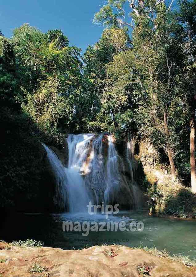 น้ำตกธารสวรรค์ อุทยานแห่งชาติดอยภูนาง พะเยา เดินไปชมได้ง่าย