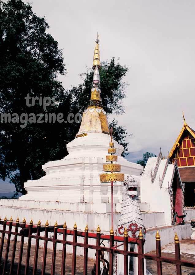 พระธาตุพระลอ สอง แพร่ อายุเก่าแก่กว่า 400 ปี