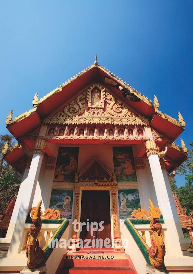 ด้านหน้าพระอุโบสถ วัดศรีพนมมาศ เชียงคาน เลย